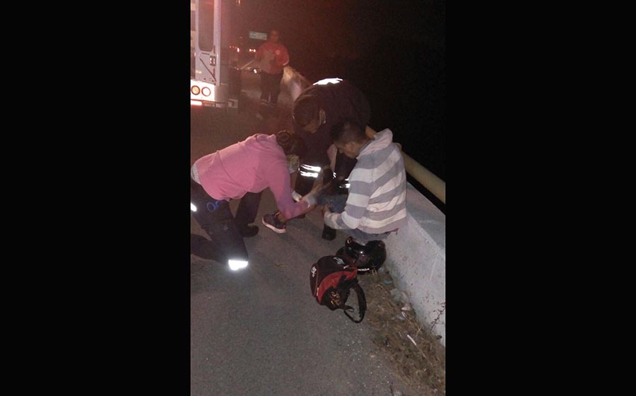 Escapa tras arrollar a un motociclista, pero es detenido minutos después