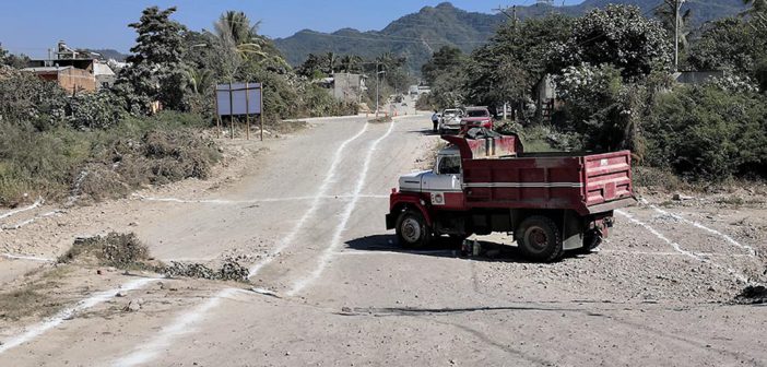 Inicia construcción del puente en Avenida De Los Poetas