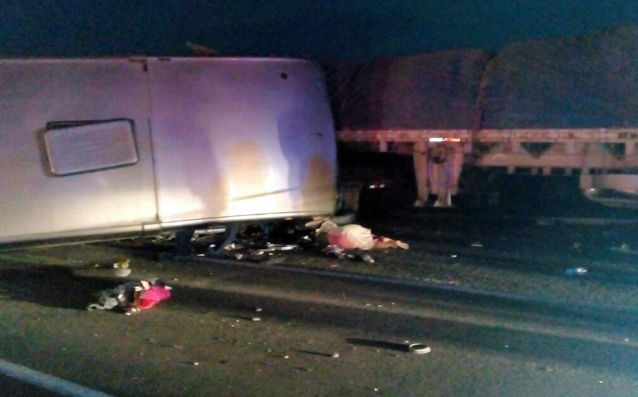 Un muerto y 20 heridos, el saldo del accidente de autobús