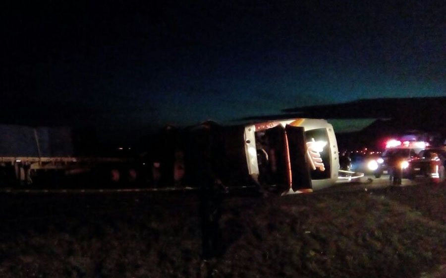 Un muerto y 20 heridos, el saldo del accidente de autobús