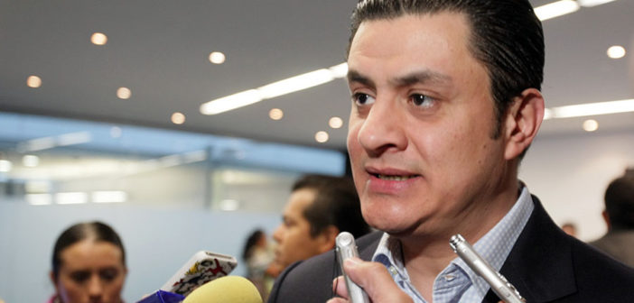 Senador jalisciense renuncia al PAN; acusa a Anaya de ser unilateral