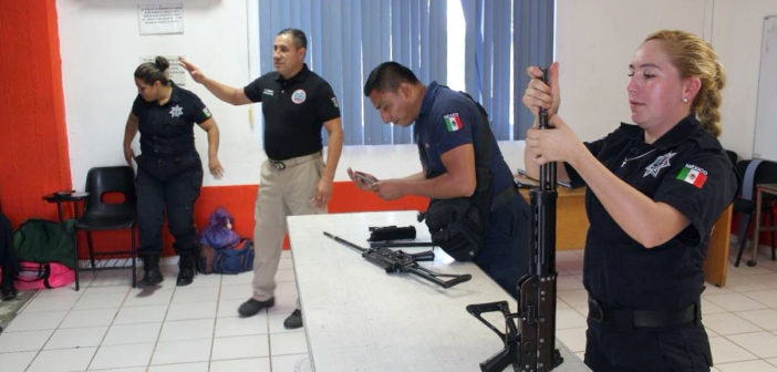 Policías vallartenses reciben cursos de actualización