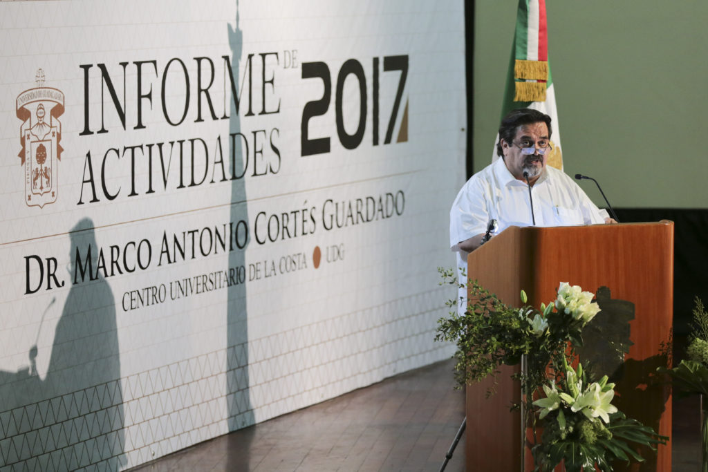 Rinde informe el rector del Centro Universitario de la Costa
