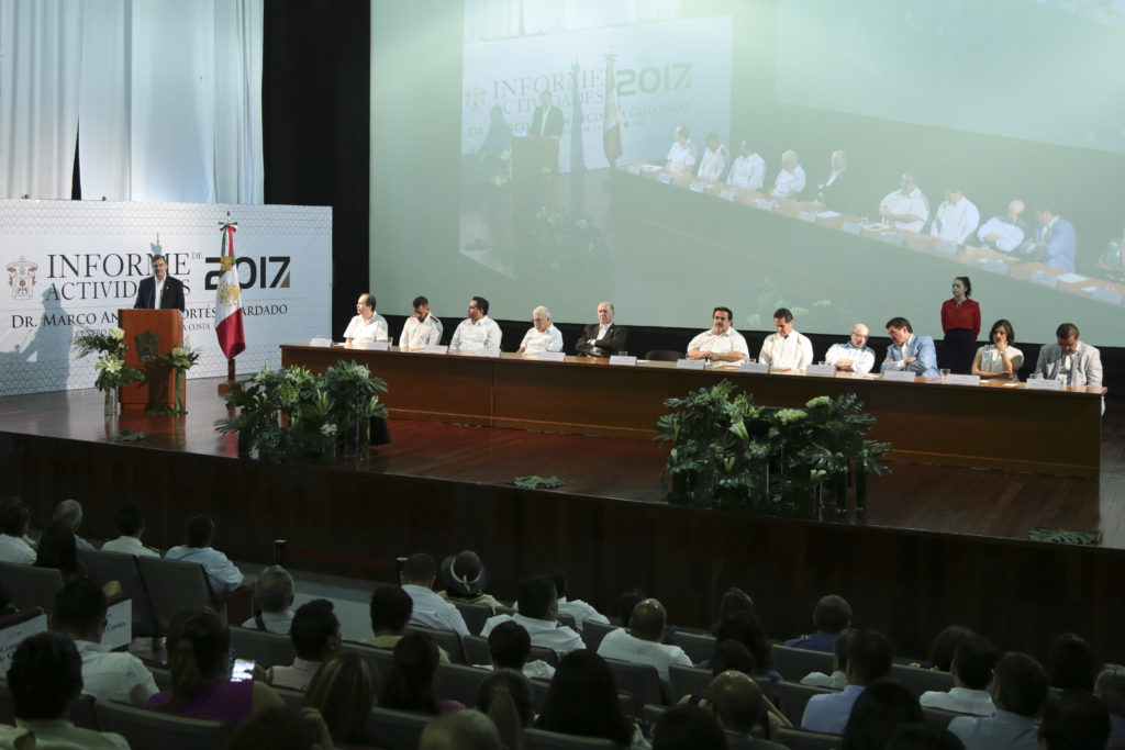 Rinde informe el rector del Centro Universitario de la Costa