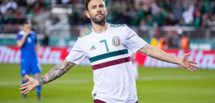 Gana México a Islandia con doblete de Layún; el martes contra Croacia