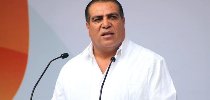 Gobierno de Arturo Dávalos pasa de ‘panzazo’ encuesta