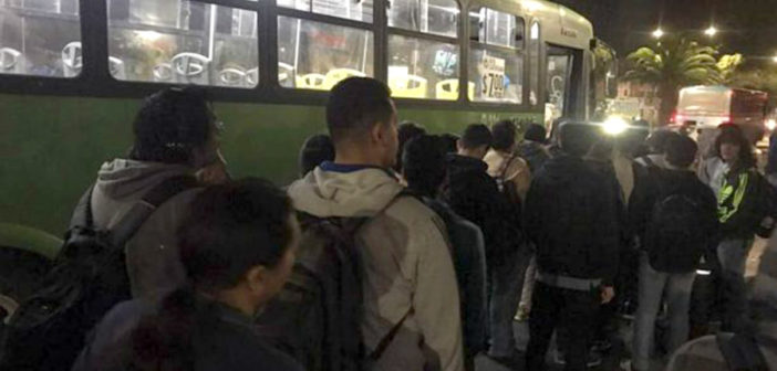 Camioneros levantan paro en la ZMG; acudirán ante el congreso