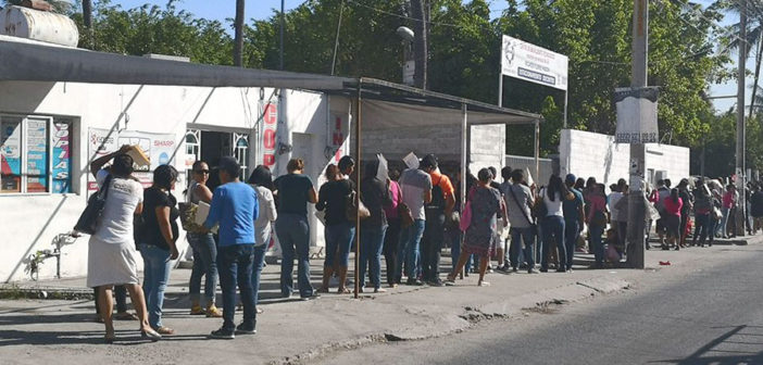 Inscripciones ‘desquician’ al CBTis 68 en Puerto Vallarta