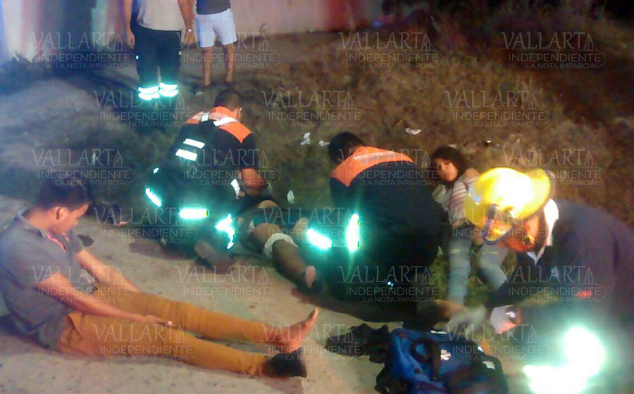 Chocan jóvenes motociclistas; hospitalizan a dos 1 Chocan jóvenes motociclistas; hospitalizan a dos