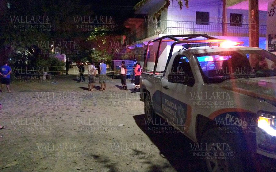 Una hembra de pantalones se venga de sujeto que le faltó al respeto