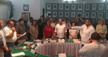 Podrían suspender al alcalde por no pagar laudo