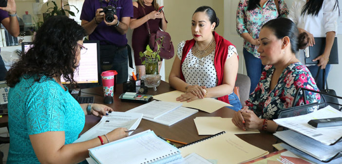 Claudia Díaz de Sandi y Magaly Fregoso presentan queja contra de periodista