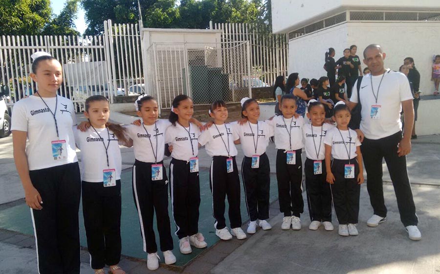 Gimnastas vallartenses obtienen 13 medallas en competencia internacional