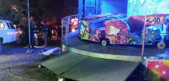 Muere joven en fiestas de Valle Dorado; cayó del ‘himalaya’