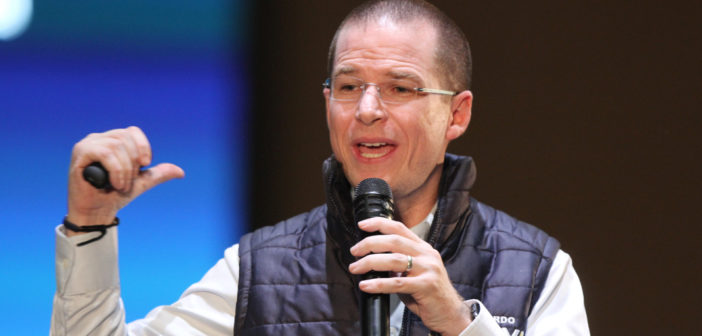 Afirma Anaya que López Obrador pone empleos en riesgo con su actitud