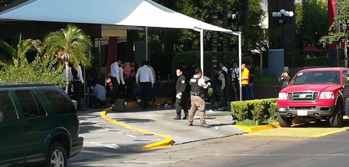 Atentan contra exfiscal genera Luis Carlos Nájera