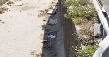 Solicitan vecinos limpieza de canal en la avenida De Los Poetas