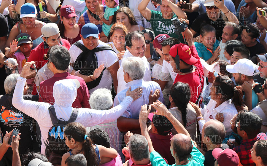 Visita Andrés Manuel López Obrador Puerto Vallarta (fotogalería)