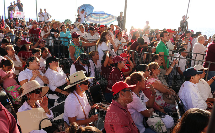 Visita Andrés Manuel López Obrador Puerto Vallarta (fotogalería)