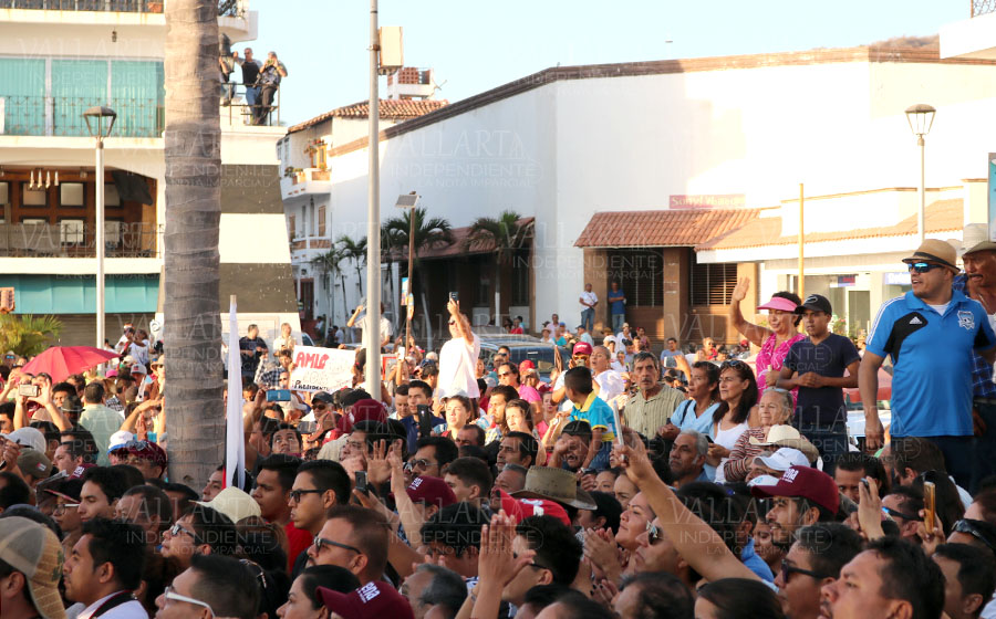 Visita Andrés Manuel López Obrador Puerto Vallarta (fotogalería)