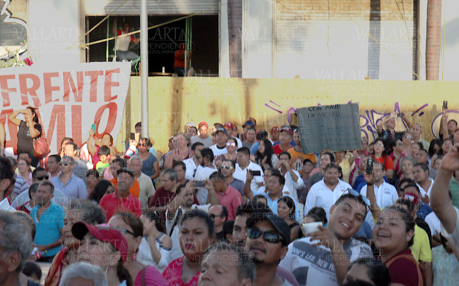 Visita Andrés Manuel López Obrador Puerto Vallarta (fotogalería)