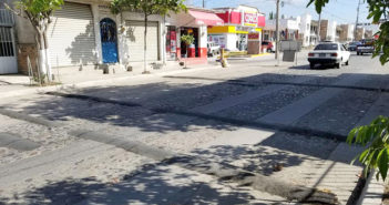 Por no ponerse de acuerdo, colocan 9 topes en Exiquio Corona