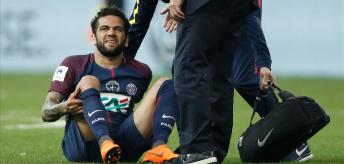 Dani Alves se queda sin mundial! (seis meses de baja)