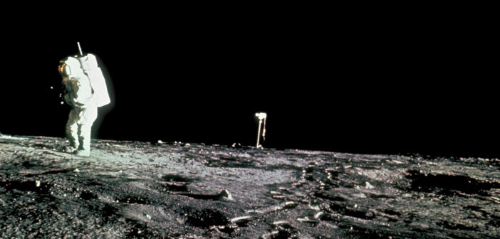 ¿Visitas a la Luna abren posibilidad de exterminio o mutaciones?