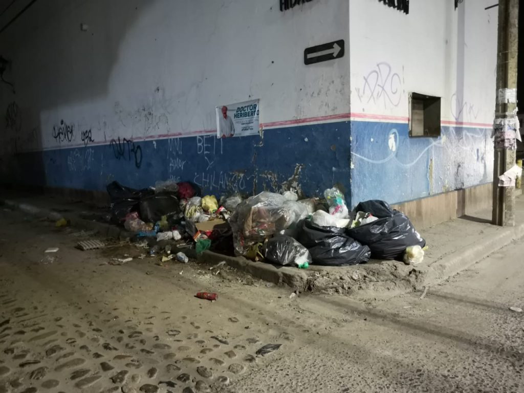 Basurero en Pitillal molesta a vecinos 1 Basurero en Pitillal molesta a vecinos