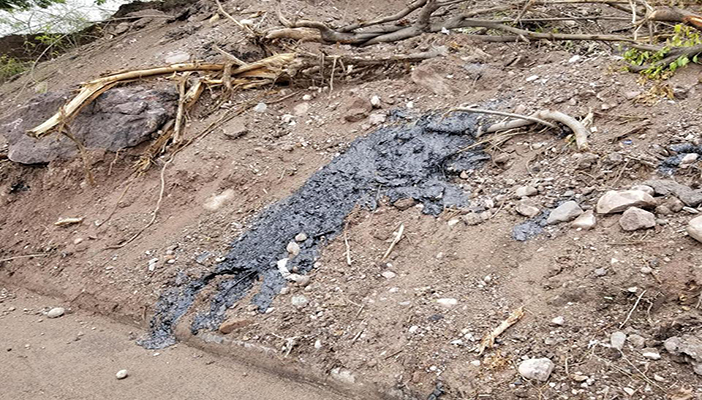 Tras presión de #VallartaIndependiente, retiran añejos contenedores de chapopote