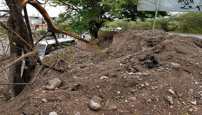 Tras presión de #VallartaIndependiente, retiran añejos contenedores de chapopote