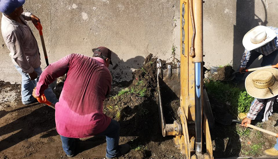 Atiende obras públicas de Bahía denuncia ciudadana en Valle Dorado