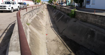 Atiende obras públicas de Bahía denuncia ciudadana en Valle Dorado