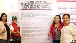 Firma Violeta Becerra compromisos por el desarrollo de la mujer