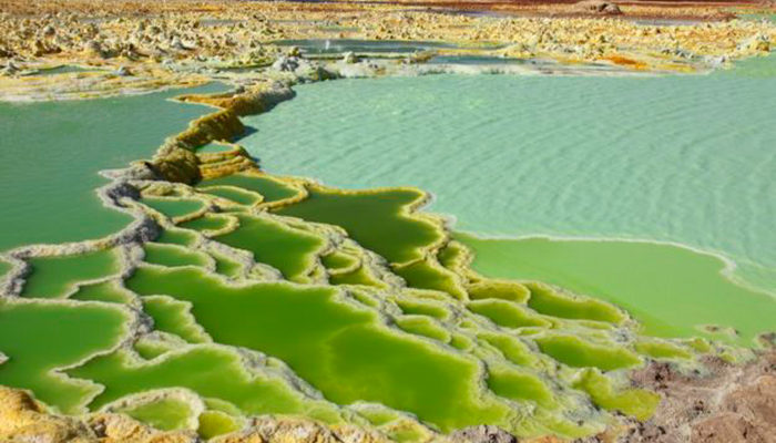 Investigadores encuentran el primer cuerpo de agua en Marte