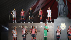 Las Chivas presentan su nueva piel de la mano de la marca Puma