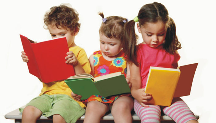 Fomentan regular el uso de dispositivos y se recomienda la lectura en vacaciones