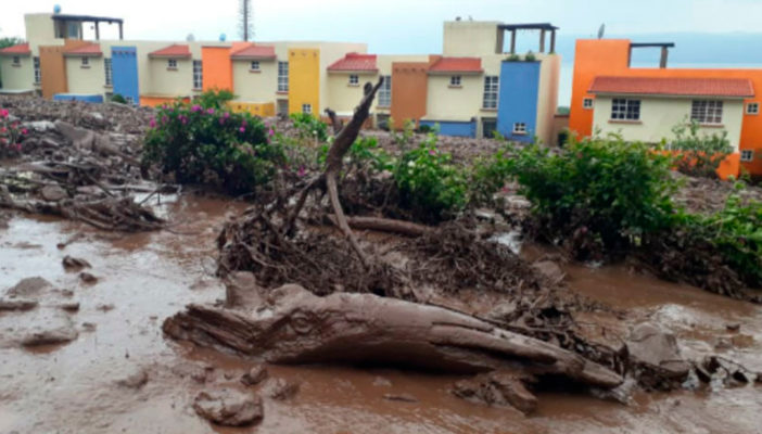 Desborde de río en Jocotepec, Jalisco afecta a 25 viviendas