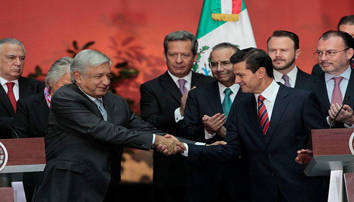 Obrador confirma la cancelación de la reforma educativa en Palacio Nacional