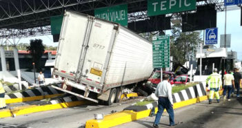 Percance vial en la Guadalajara-Tepic deja un muerto y ocho heridos