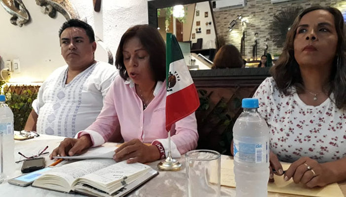 Maestros y diputada electa llaman a los docentes a no evaluarse