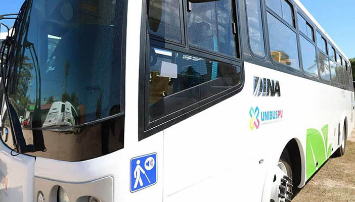 Frena Aristóteles incremento a tarifa del transporte publico en Vallarta