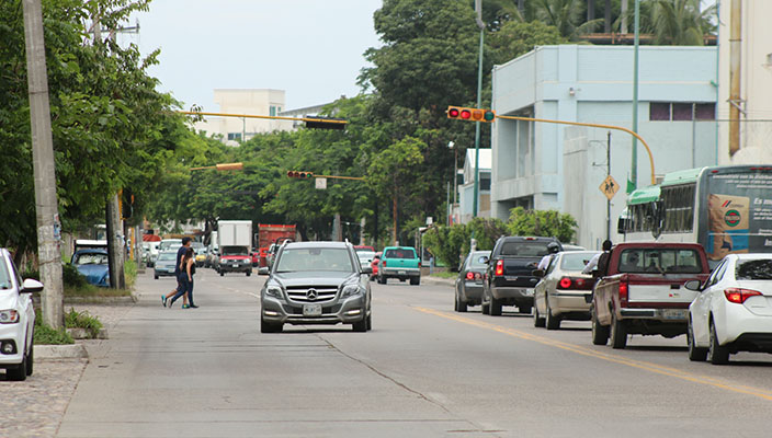 Se requieren entre 60 y 100 mdp para instalar semáforos inteligentes en Puerto Vallarta 1 Se requieren entre 60 y 100 mdp para instalar semáforos inteligentes en Puerto Vallarta