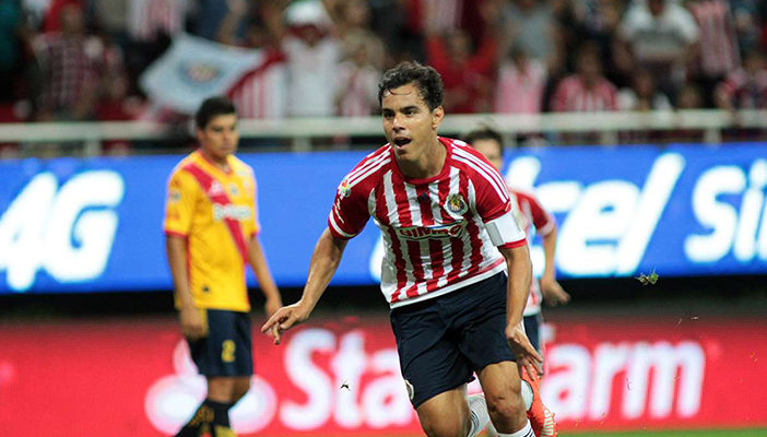 Chivas obtiene su primer triunfo al vencer a Monarcas