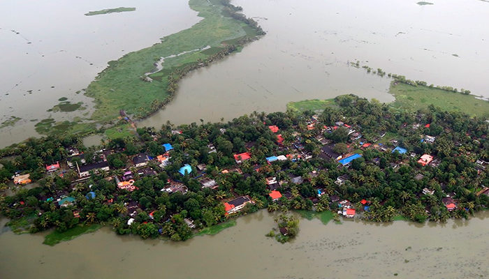 357 muertos y 800 mil damnificados tras inundaciones en la India