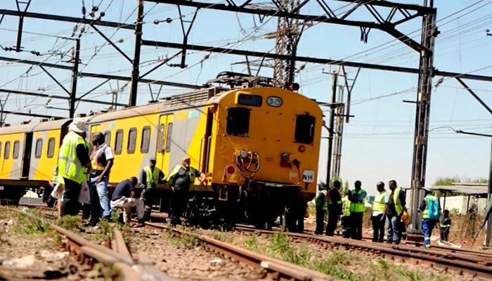 Sudáfrica: Impacto entre dos trenes deja alrededor de 100 heridos