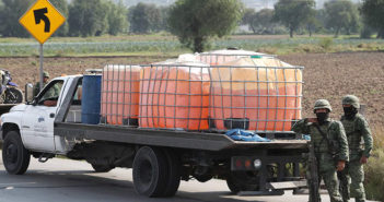 Dos personas son detenidas con 36 mil litros de hidrocarburo en Tototlán, Jalisco