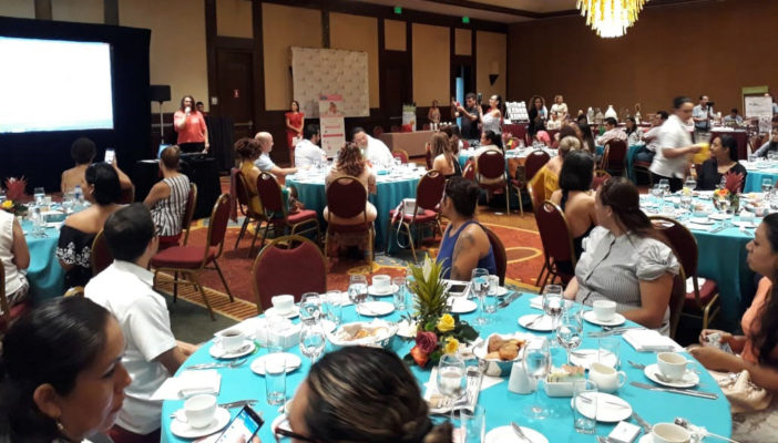 Mujeres vallartenses comparten experiencias de negocios