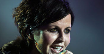 Cantante de The Cranberries murió ahogada en su bañera por consumo excesivo de alcohol