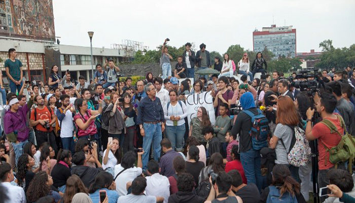 32 planteles de la UNAM se van a paro tras ataque de porros a estudiantes